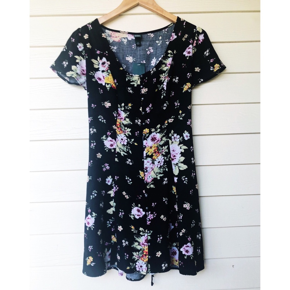 NWT Black Floral Button Down Dress w/ Lace-Up Back